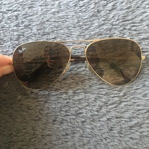 Authentic Ray-Ban Aviator Classic